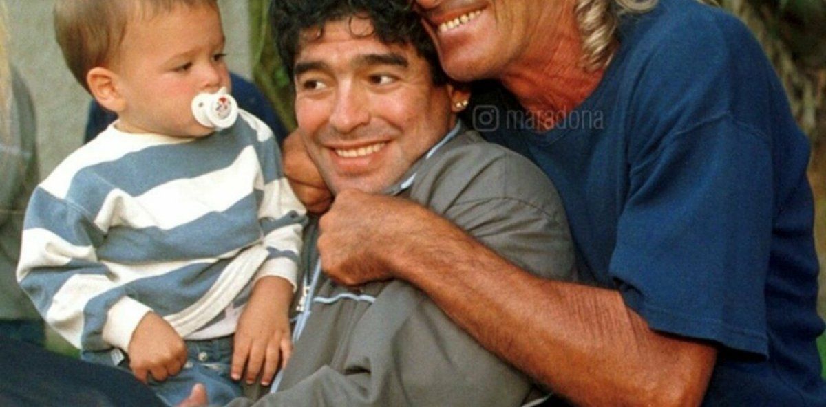 El mensaje de aliento de Maradona a Gatti, internado por coronavirus