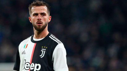 A Pjanic, refuerzo del Barcelona, lo diagnosticaron con coronavirus 