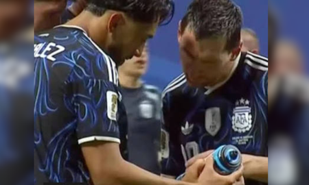 La encontró el masajista Marcelo “Daddy” D’Andrea y se la mostró a los jugadores. Los disparos en una hipotética definición por penales, según Jordan Pickford La encontró el masajista Marcelo “Daddy” D’Andrea y se la mostró a los jugadores. Los disparos en una hipotética definición por penales, según Jordan Pickford