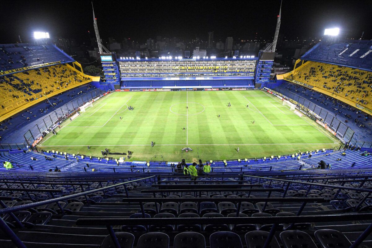 El partido está programado para las 21:30 en "La Bombonera". El partido está programado para las 21:30 en "La Bombonera".