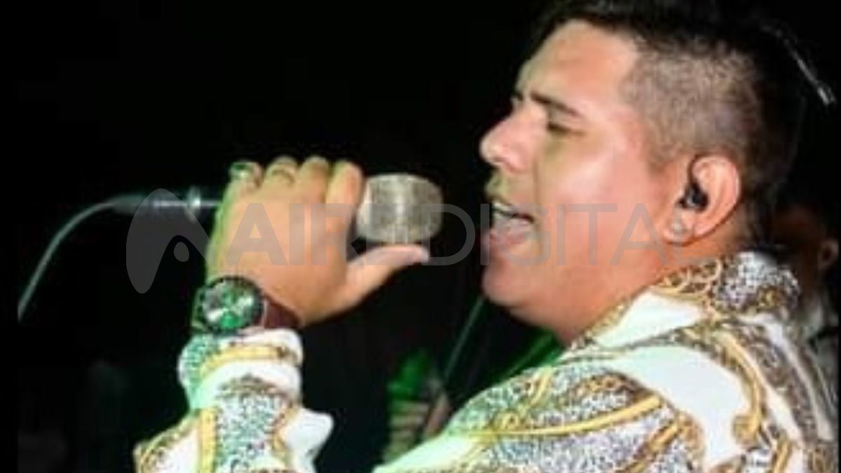 Germán Sosa, vocalista de la banda tropical santafesina Los Lirios.