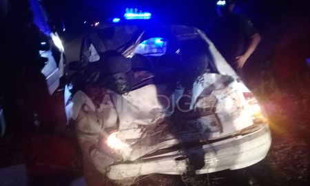 El auto en el que circulaba el joven fallecido quedó destrozado. El auto en el que circulaba el joven fallecido quedó destrozado.