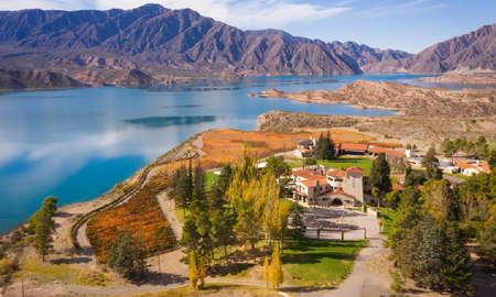 En Mendoza se pueden visitar diferentes atractivos turísticos que son muy destacados en el país. En Mendoza se pueden visitar diferentes atractivos turísticos que son muy destacados en el país.