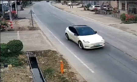 China: un auto Tesla fuera de control atropelló a cinco personas, dejando dos víctimas fatales China: un auto Tesla fuera de control atropelló a cinco personas, dejando dos víctimas fatales