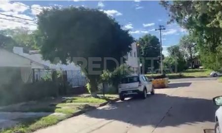 Barrio Sargento Cabral: limpian la casa donde encontraron a madre e hija fallecidas Barrio Sargento Cabral: limpian la casa donde encontraron a madre e hija fallecidas