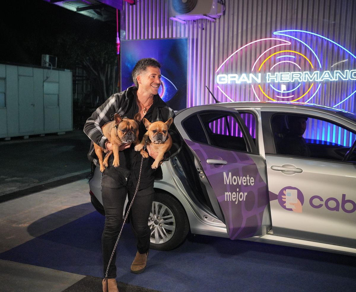 Devi llegó al estudio de Gran Hermano 2025 con sus perritos. Devi llegó al estudio de Gran Hermano 2025 con sus perritos.