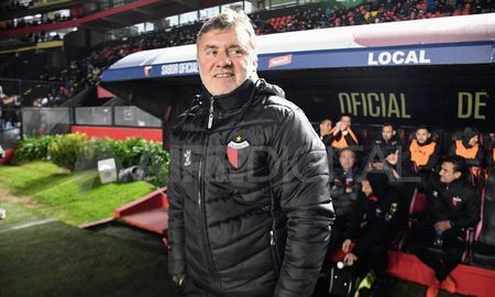 Club Atlético Colón venció a Vélez por 2-1 y volvió a ganar en el campeonato. Adrián Marini, DT interino, habló tras el encuentro en el Cementerio de los Elefantes. Club Atlético Colón venció a Vélez por 2-1 y volvió a ganar en el campeonato. Adrián Marini, DT interino, habló tras el encuentro en el Cementerio de los Elefantes.
