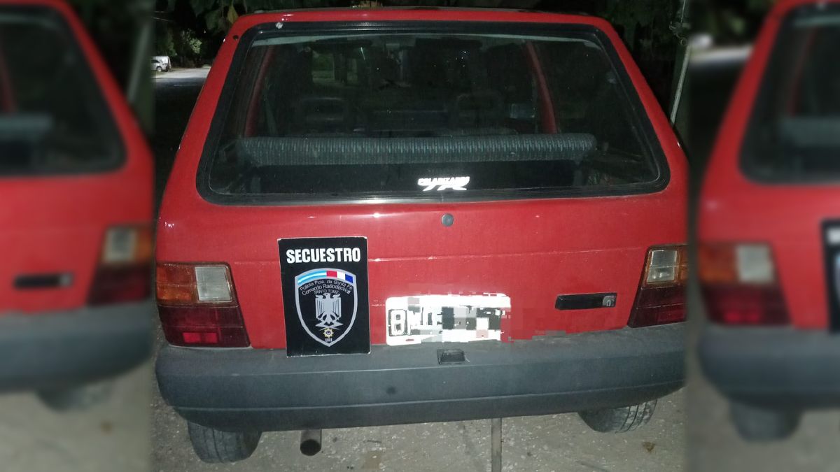 El auto en el que circulaban los sospechsos. El auto en el que circulaban los sospechsos.