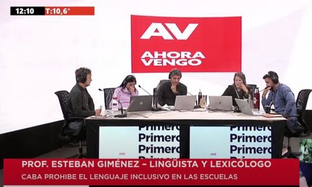 En una entrevista en AIRE, el lingüista y lexicólogo, Esteban Giménez, dio su opinión sobre el lenguaje inclusivo.