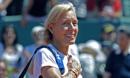 La leyenda del tenis femenino Martina Navratilova afirmó este lunes que luchará contra el cáncer de mama y garganta La leyenda del tenis femenino Martina Navratilova afirmó este lunes que luchará contra el cáncer de mama y garganta