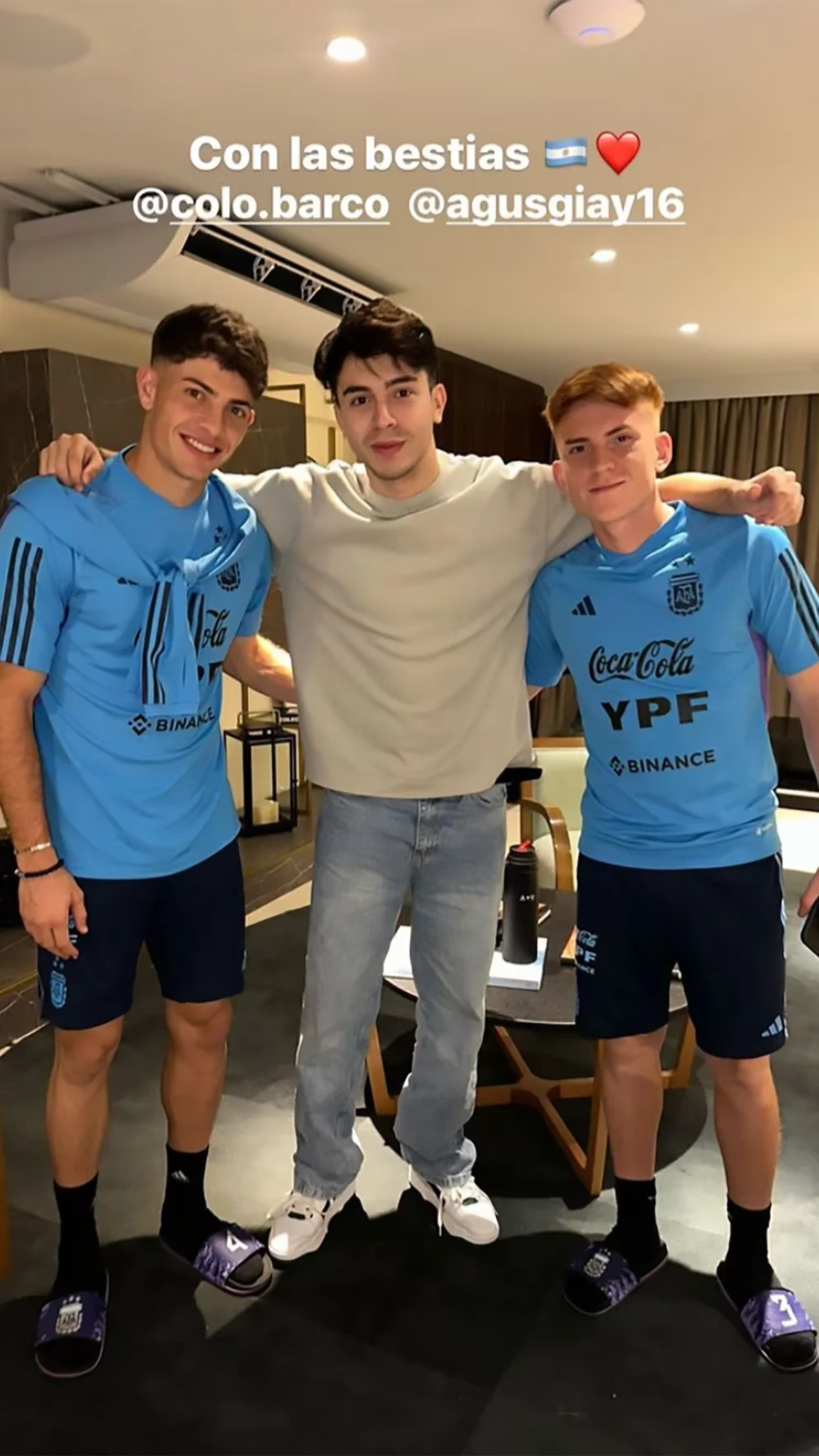 Rusherking visitó a los jugadores de la Sub 20.