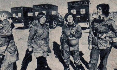 Durante la guerra de Malvinas, Alicia Reynoso fue jefa de enfermería en el hospital de campaña de Comodoro Rivadavia. Durante la guerra de Malvinas, Alicia Reynoso fue jefa de enfermería en el hospital de campaña de Comodoro Rivadavia.
