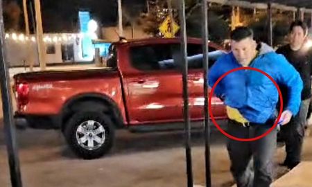 Toda la secuencia fue registrada por una cámara. Toda la secuencia fue registrada por una cámara.