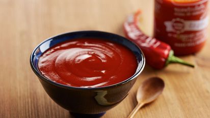 El secreto de la Sriracha casera: la receta fermentada que es furor por su sabor artesanal