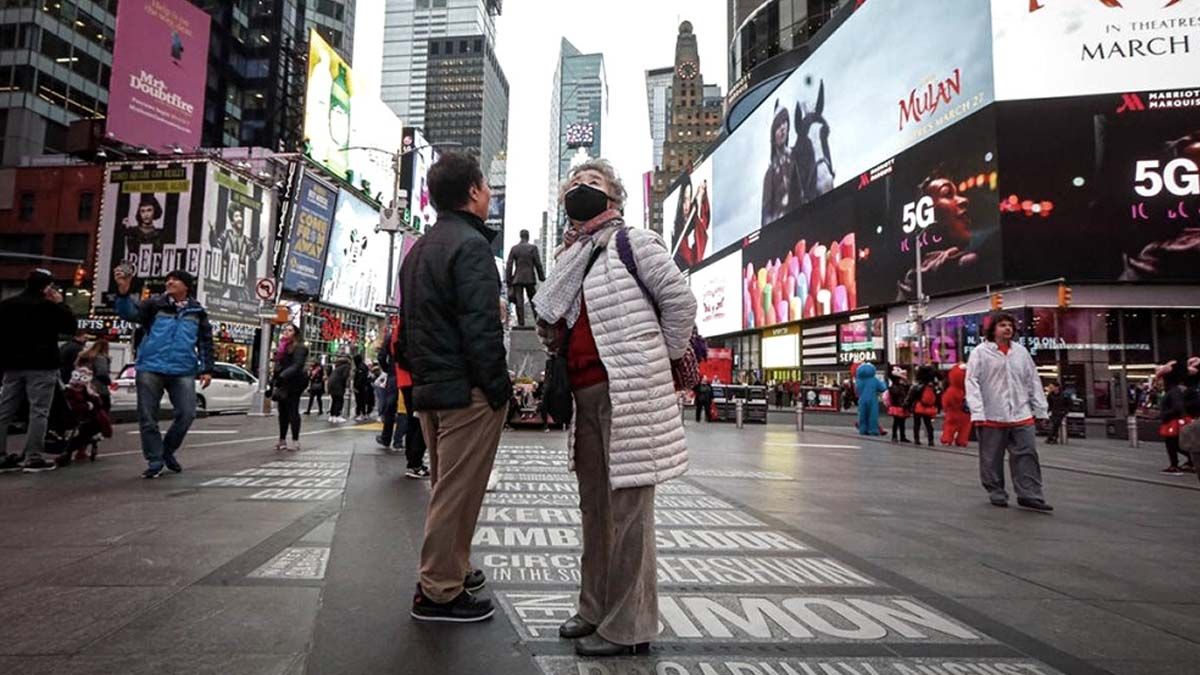 Estados Unidos es el país más afectado por la pandemia y este jueves batió el récord de 100 mil casos diarios de covid.