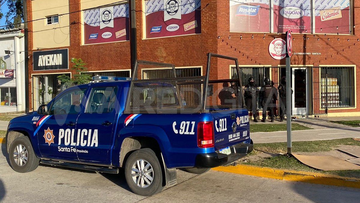 Uno de los allanamientos tuvieron lugar en un almacén de ruta provincial 1.&nbsp;