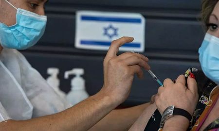 Israel esperaba ver menos contagios tras empezar la campaña de vacunación contra el covid. Israel esperaba ver menos contagios tras empezar la campaña de vacunación contra el covid.