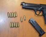 limitan el uso de armas a los agentes con denuncias limitan el uso de armas a los agentes con denuncias