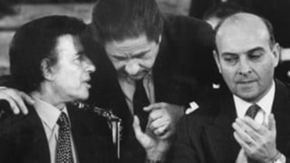 Cuando ocurrió la muerte de Cabezas, Menem quería la re-reelección y Duhalde y Cavallo querían ser presidentes. Sobraban los candidatos del PJ que se morían por liderar la Argentina.