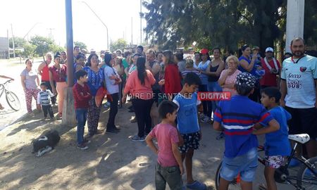 vecinos de los troncos reclaman el ingreso del colectivo al barrio vecinos de los troncos reclaman el ingreso del colectivo al barrio