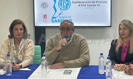 Héctor Daer, secretario general de la CGT, estuvo en la ciudad de Santa Fe. Héctor Daer, secretario general de la CGT, estuvo en la ciudad de Santa Fe.