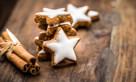 Disfrutá de estas deliciosas y aromáticas Zimtsterne, un verdadero clásico de la Navidad alemana Disfrutá de estas deliciosas y aromáticas Zimtsterne, un verdadero clásico de la Navidad alemana