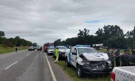 Ocho patrulleros chocaron en cadena en la Autovía 2: un policía resultó herido Ocho patrulleros chocaron en cadena en la Autovía 2: un policía resultó herido