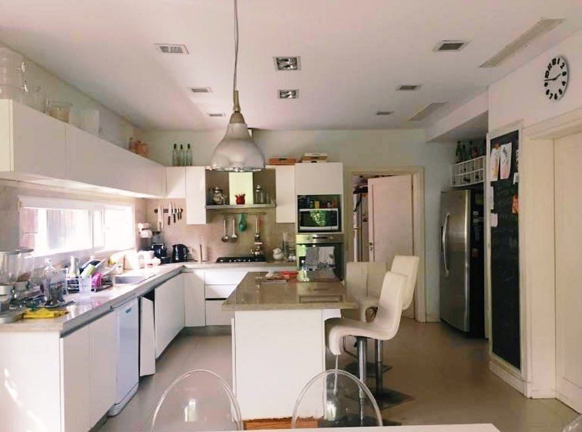 El interior de la mansión de Nicole Neumann y Fabián Cubero, por la que el deportista reclama millones. 