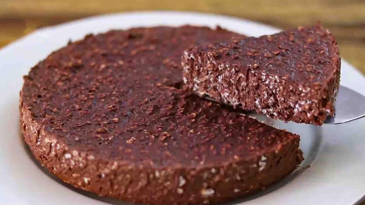 El bizcochuelo de chocolate con harina de avena es una opción más saludable y liviana. El bizcochuelo de chocolate con harina de avena es una opción más saludable y liviana.