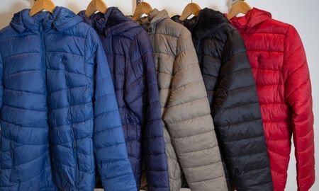 Las camperas infladas están pasando de moda. Las camperas infladas están pasando de moda.