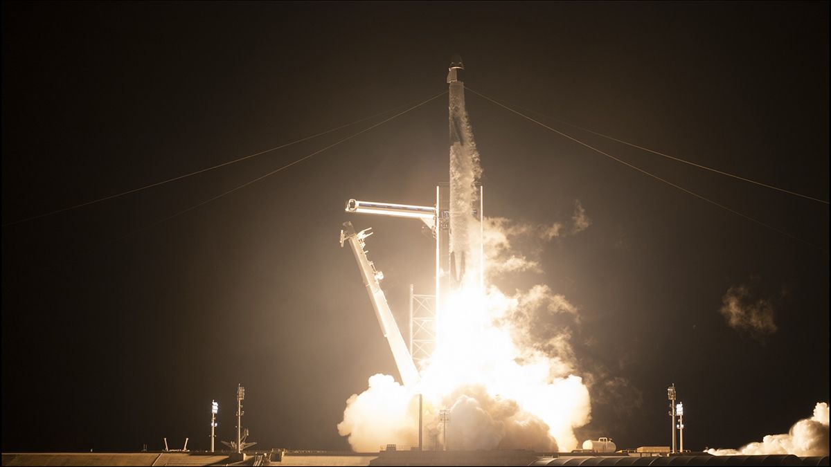 La Nasa y SpaceX completaron un lanzamiento espectacular este domingo por la noche.