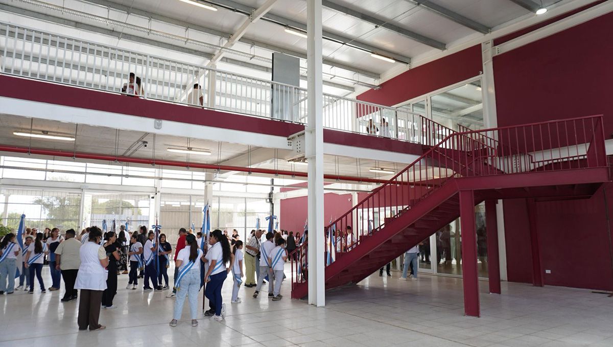 De obra paralizada a nuevo polo educativo: la Provincia terminó el Profesorado N° 3 de Villa Constitución tras años de espera. De obra paralizada a nuevo polo educativo: la Provincia terminó el Profesorado N° 3 de Villa Constitución tras años de espera.