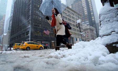 La peor tormenta en lo que va del invierno castiga con grandes nevadas a Nueva York. La peor tormenta en lo que va del invierno castiga con grandes nevadas a Nueva York.