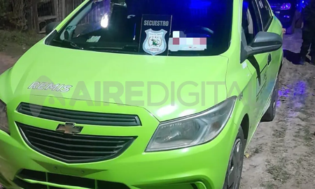 un remisero paro en un kiosco de barrio pompeya a comprar, un delincuente se subio al auto y se lo robo un remisero paro en un kiosco de barrio pompeya a comprar, un delincuente se subio al auto y se lo robo