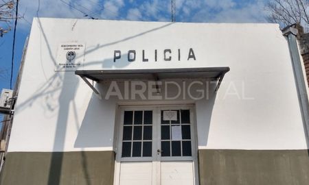 El camionero radicó la denuncia en la Subcomisaría N° 18 de Cabaña Leiva El camionero radicó la denuncia en la Subcomisaría N° 18 de Cabaña Leiva