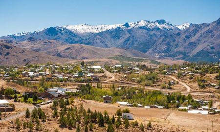 Andacollo, una localidad rica en historia minera y rodeada de imponentes paisajes naturales, es un destino ideal para disfrutar de la Patagonia neuquina. Andacollo, una localidad rica en historia minera y rodeada de imponentes paisajes naturales, es un destino ideal para disfrutar de la Patagonia neuquina.