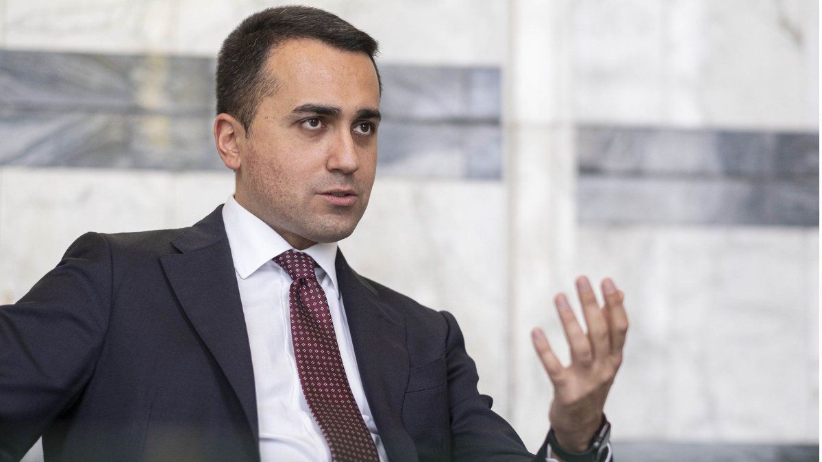 Italia expulsa a 30 diplomáticos rusos por razones de seguridad nacional.