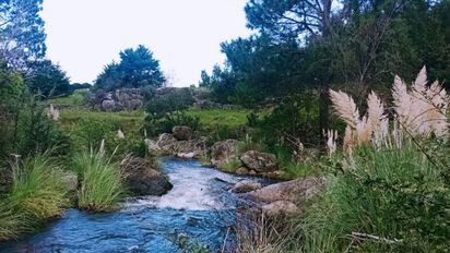 Ni Punilla ni Traslasierra: escapada a un pueblo de Córdoba a orillas de río escondido