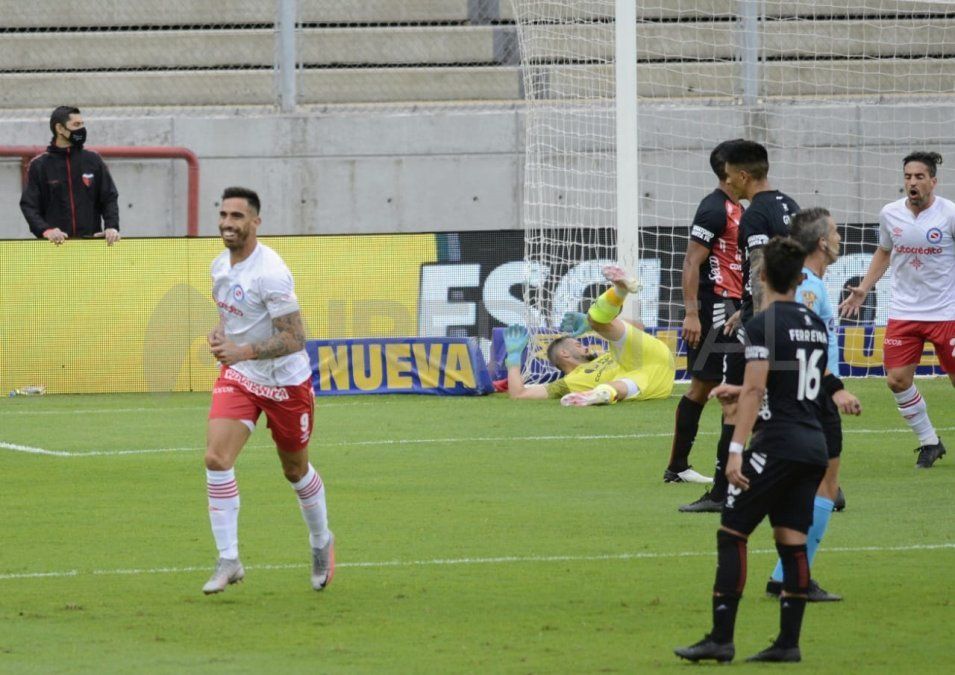 Colón juega ante Argentinos Juniors por los 16avos. de la Copa Argentina