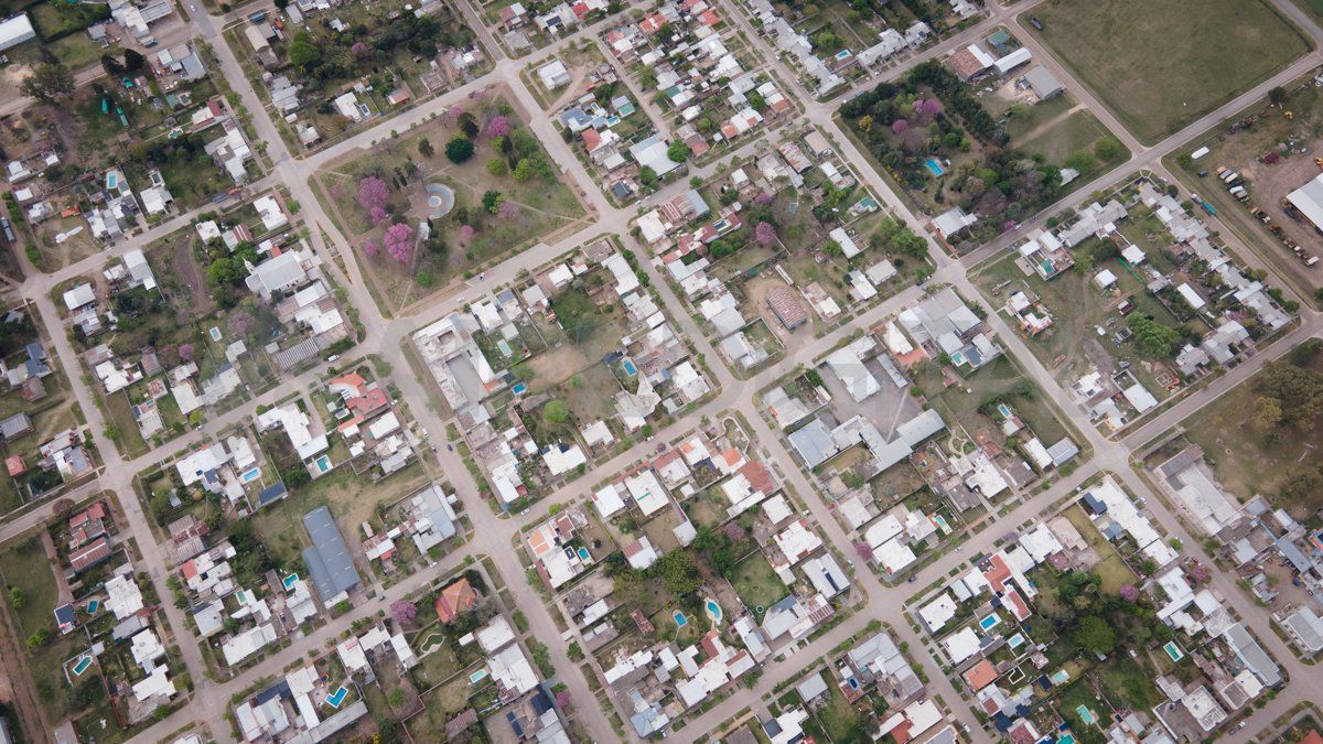 Los 33 grados de la masonería se traducen en el trazado urbano de Zenón Pereyra, un caso único de arquitectura simbólica en la provincia.