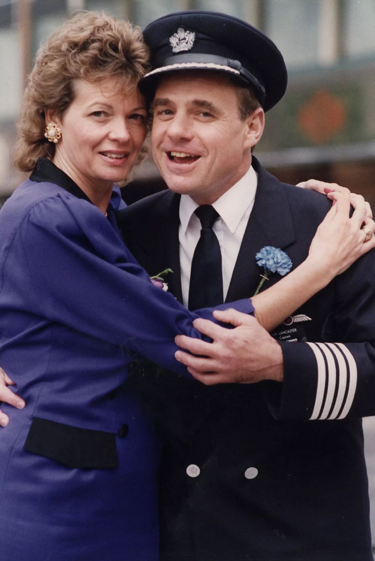 El comandante Tim Lancaster (en la foto, con su esposa Margaret) se retiró de British Airways en 2003 y voló con EasyJet hasta que se jubiló en 2008.