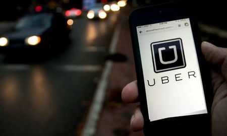 Luego de algunos intentos por parte de las empresas de aplicaciones de viajes de instalarse en la ciudad sin autorización oficial, el Poder Legislativo local aprobó la convocatoria a un amplio debate entre los distintos actores. Luego de algunos intentos por parte de las empresas de aplicaciones de viajes de instalarse en la ciudad sin autorización oficial, el Poder Legislativo local aprobó la convocatoria a un amplio debate entre los distintos actores.