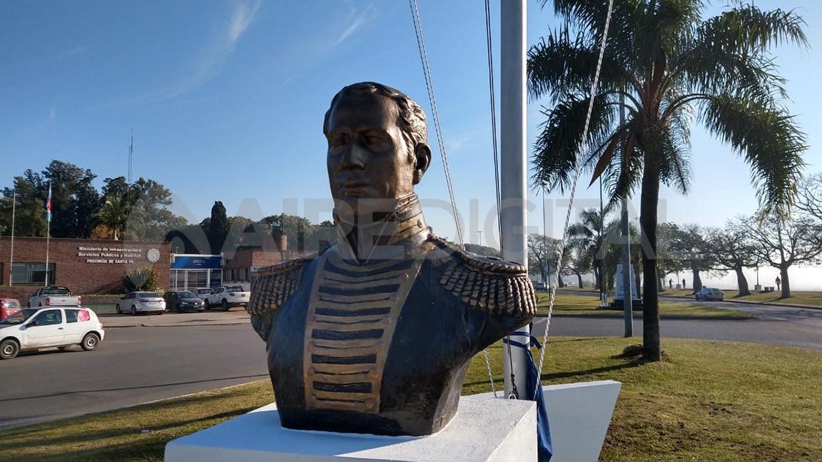 La imagen del almirante Brown vuelve a brillar desde este lunes en la costanera santafesina.
