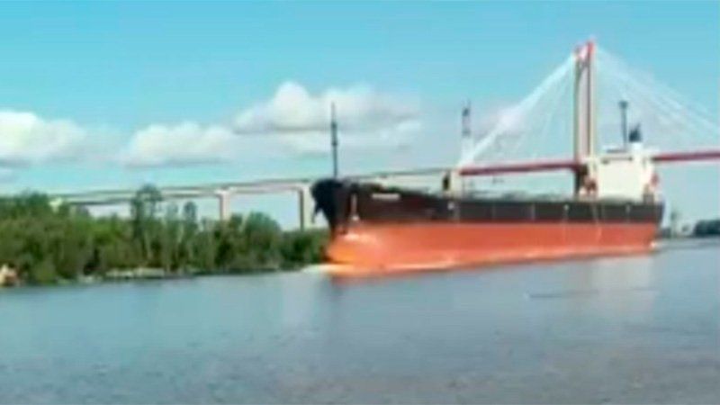 Videos: Un buque chocó a dos personas en Río Paraná
