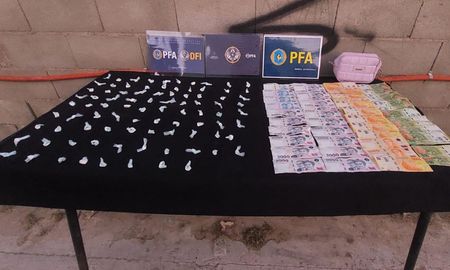 La Policía Federal realizó cinco allanamientos y desarticuló un clan familiar dedicado a la venta de cocaína y marihuana.