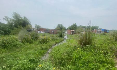 La Municipalidad trabajó con seis familias de La Vuelta del Paraguayo para evitar daños por la crecida del río. La Municipalidad trabajó con seis familias de La Vuelta del Paraguayo para evitar daños por la crecida del río.