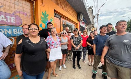 Los vecinos de barrio San Martín insistieron en la necesidad de presencia policial activa, con caminantes y patrullajes constantes, y una respuesta integral del Estado que incluya seguridad, limpieza y servicios básicos. Los vecinos de barrio San Martín insistieron en la necesidad de presencia policial activa, con caminantes y patrullajes constantes, y una respuesta integral del Estado que incluya seguridad, limpieza y servicios básicos.
