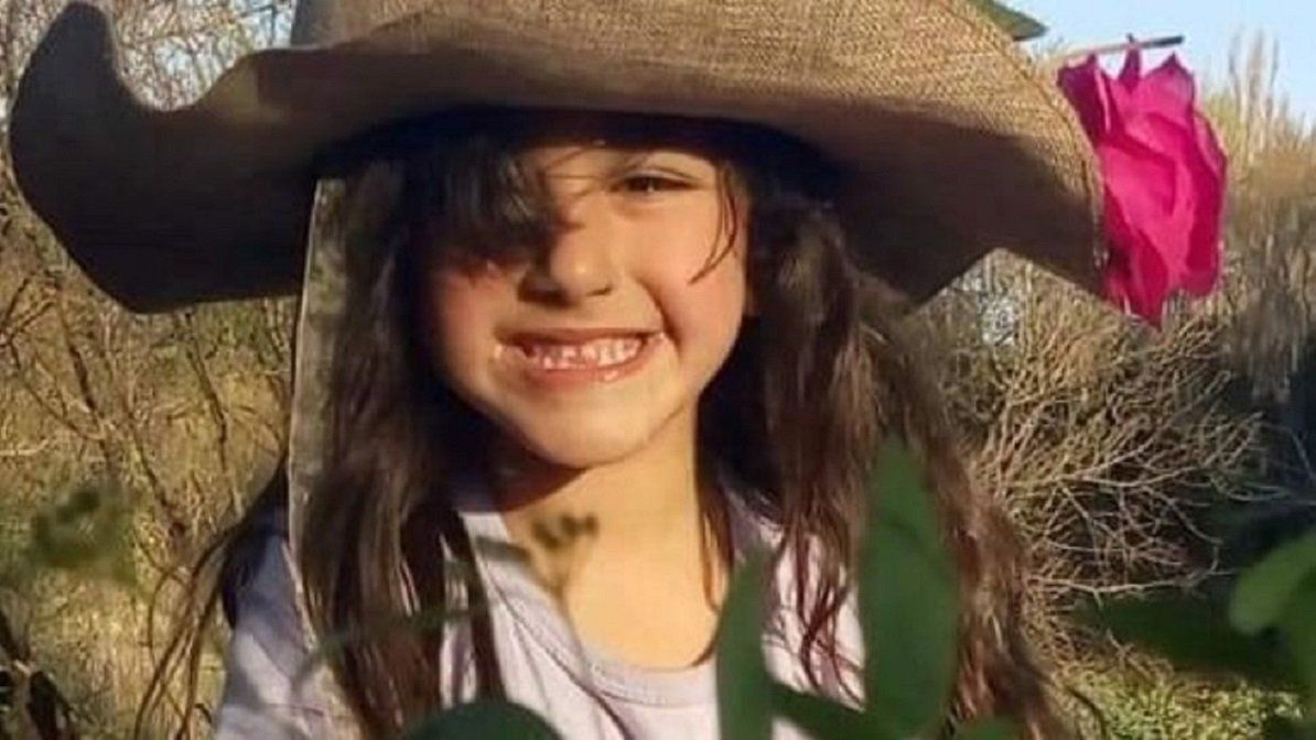 Quién es Uma, la nena que fabrica alcohol en gel para regalar