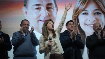 María Luengo y Juan Pablo Poletti encabezaron los festejos en el búnker de Unidos.