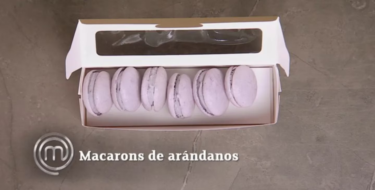 Daniela había cocinado unos macarons, pero lamentablemente no fueron aceptados por el jurado. Daniela había cocinado unos macarons, pero lamentablemente no fueron aceptados por el jurado.